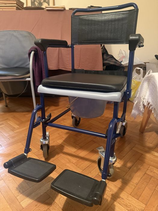 Тоалетен стол нов