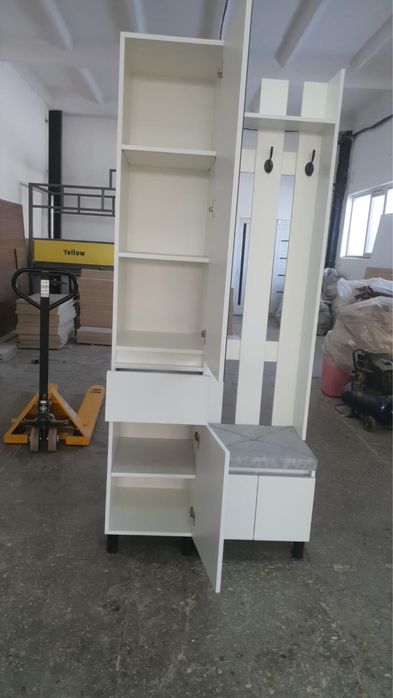 Продам прихожую новую