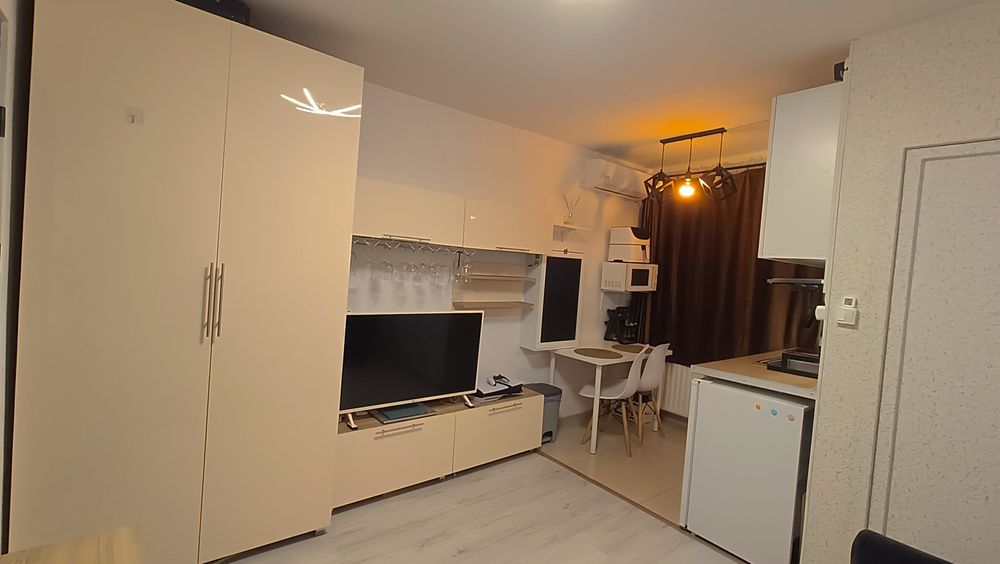 Garsoniera de vânzare zona Apărătorii Patriei