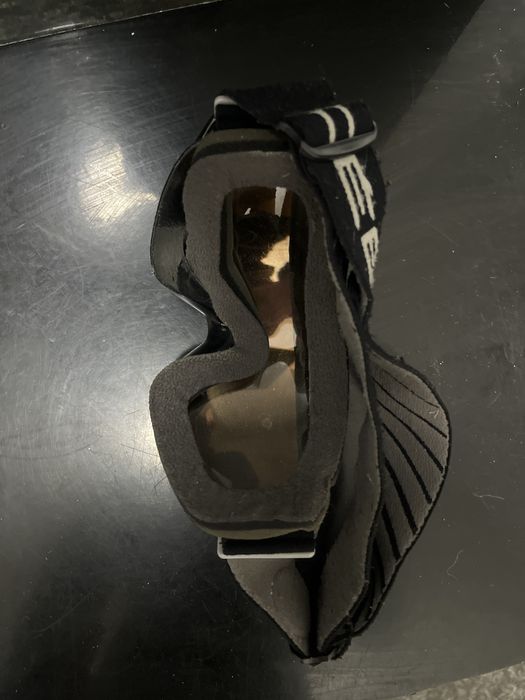 Продавам очила и каска за ски (могат да се използват и за друго)