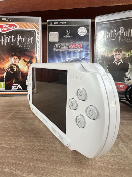 PSP Street White E1004