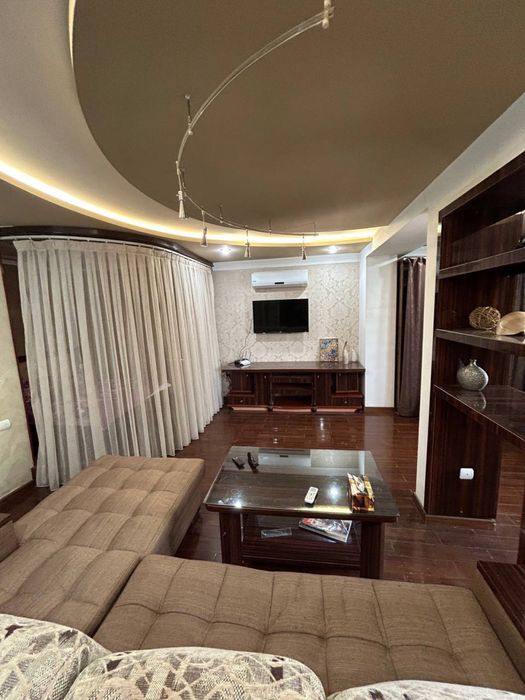 1в2/4/4 Центр!массив Ц-1, цена 83.500 $