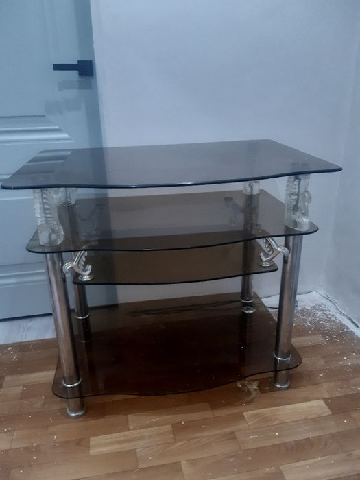 Стеулянная подставка для телевизора