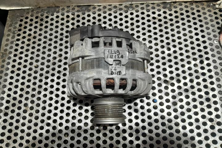 Alternator 04L903021B 04L903021B Seat Ibiza a 5-a generatie KJ