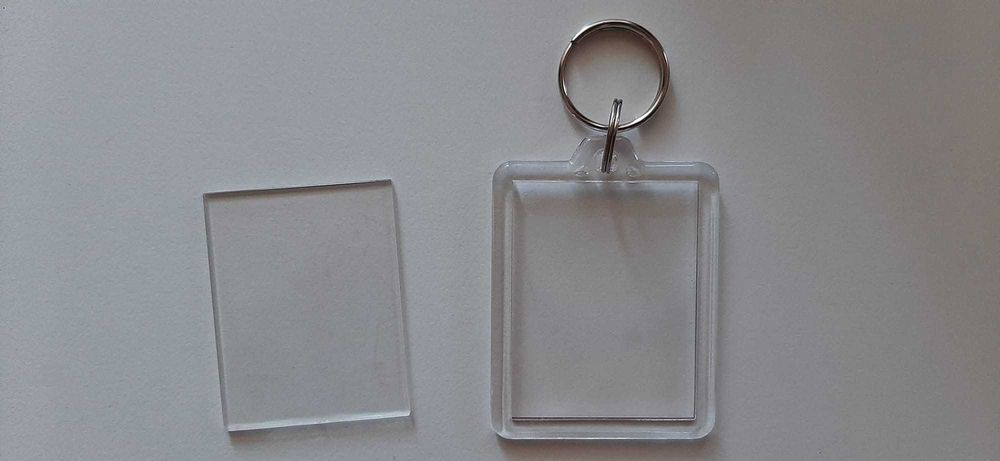Vând brelocuri transparente (blank) și coli A4 magnetice autoadezive