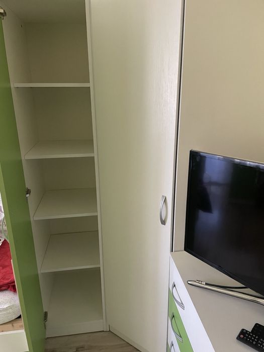 Продавам обзавеждане за детска стая