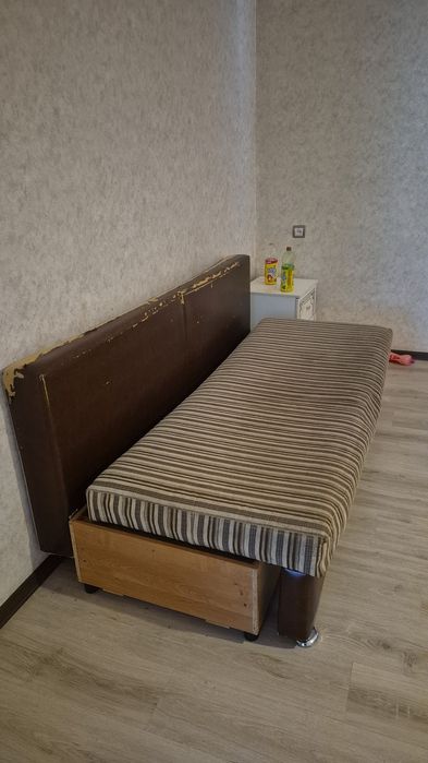 Продам б/у диван