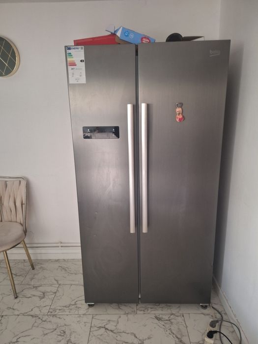 Vand frigider de la beko pret 1500 ridicare de la domiciliu bacau