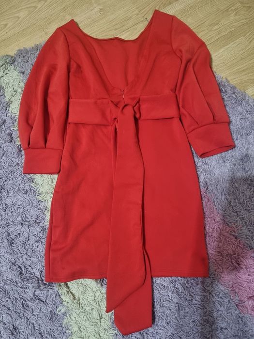 Rochie femei de sezon,cu spatele puțin gol,cu fermoar si o panglica