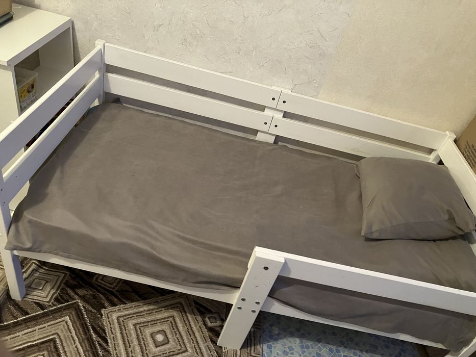 Продам кровать детскую