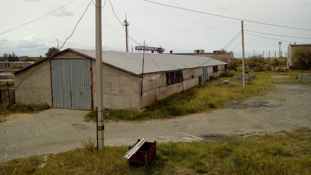 Промбаза,  c   ж\д дорогой , продам.