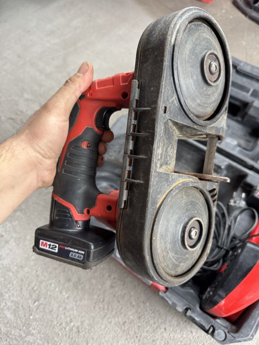 Milwaukee M12 BS-402C лентов трион