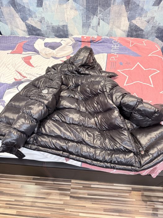 Черно Яке Moncler Maya NFC Barcoded