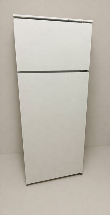 Б/У встраиваемый холодильник