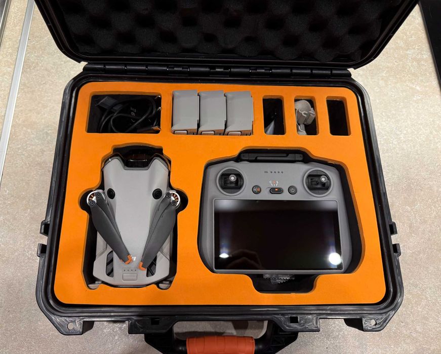 Продавам DJI MINI 4 PRO с DJI CARE като нов! ТОП