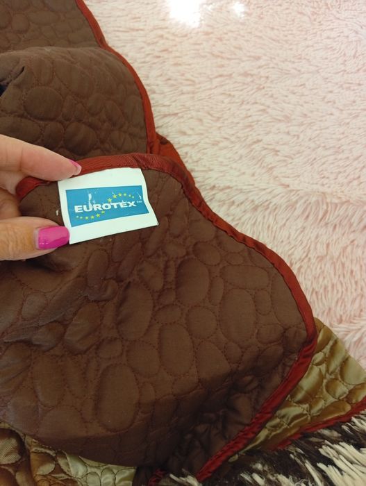 Покрывало шёлк+ 2 наволочки.