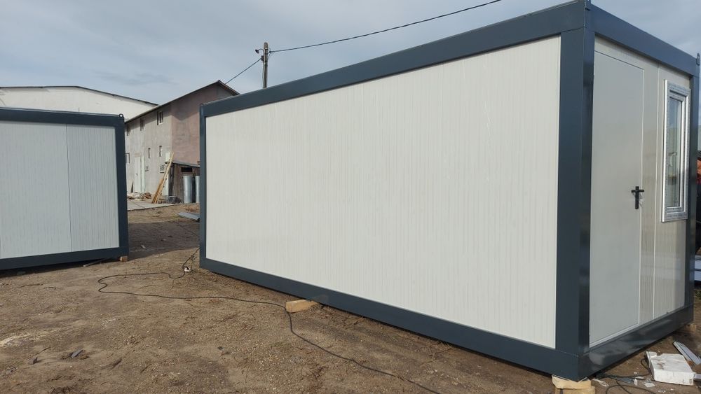 Vand container cu usa metalica