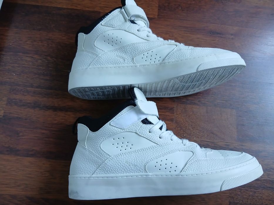 Adidași  ghete albi