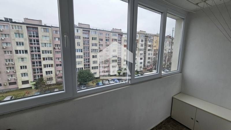 Двустаен апартамент в ж.к. Славейков с отлична локация!