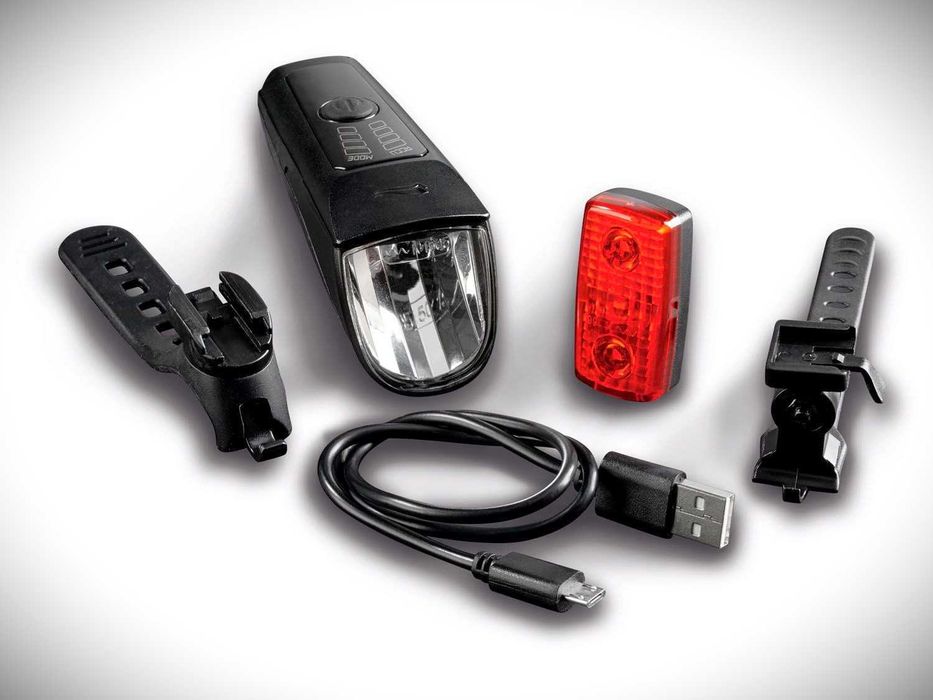Sistem lumini cu ACUMULATORI pentru bicicleta trotineta, vehicule mici