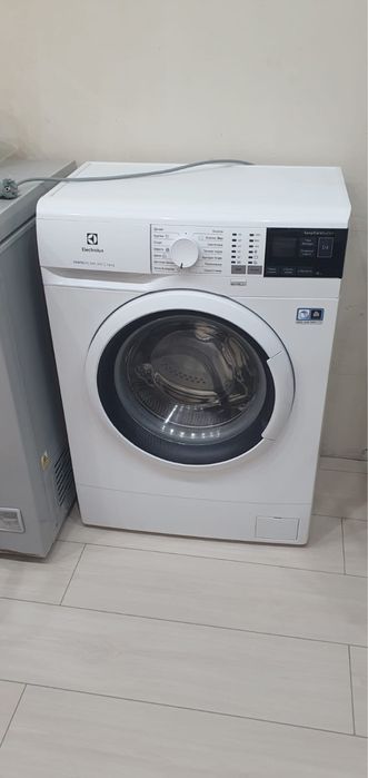 Продам Стиральную машину electrolux