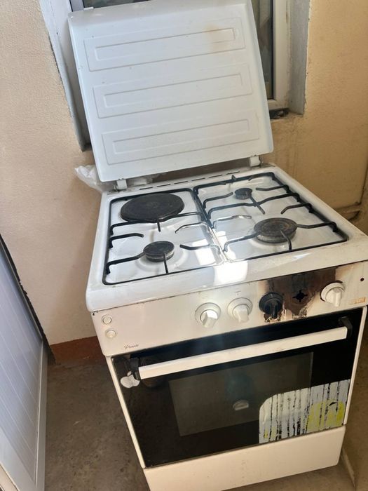 Газовая плита с духовкой