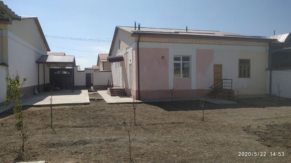 Коттедж сотилади.