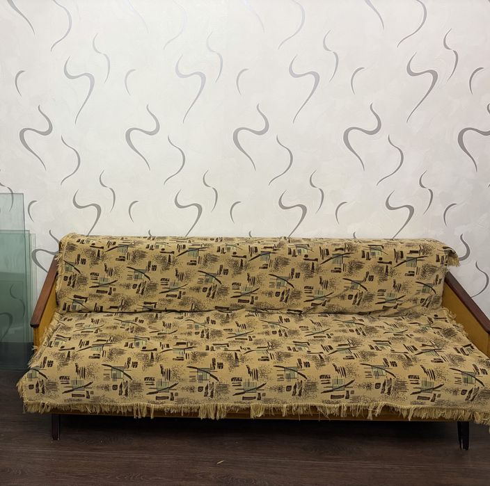 Маленький диван советский продам