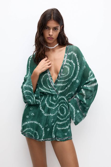 Дамски фееричен гащеризон и рокля Pull and Bear