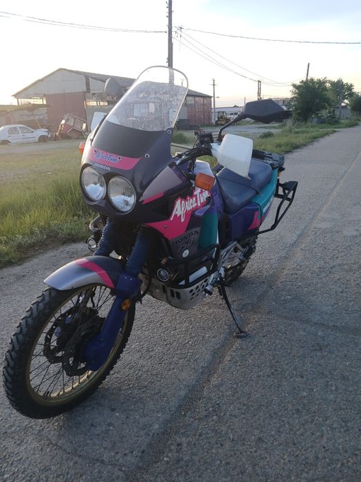 Honda africa twin xrv 750 rd04