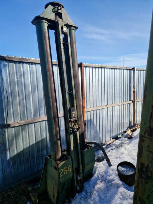 Подъемник винтовой.