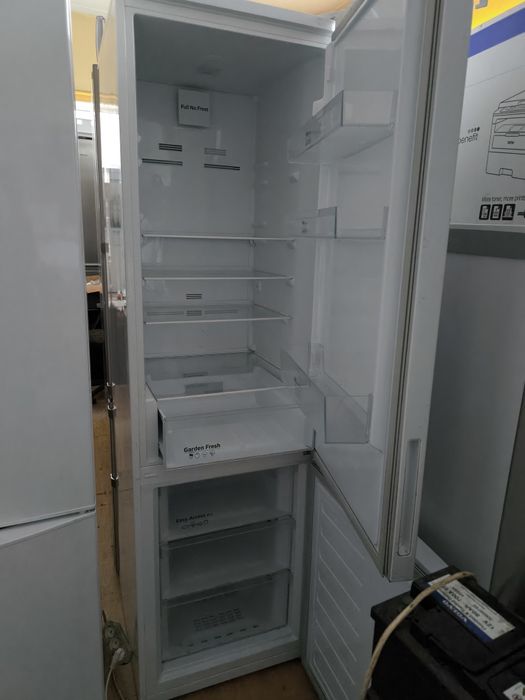 Frigidere de vânzare