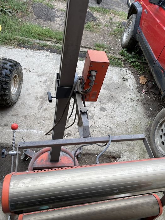 Професионална бяджийска инфрачервена лампа.