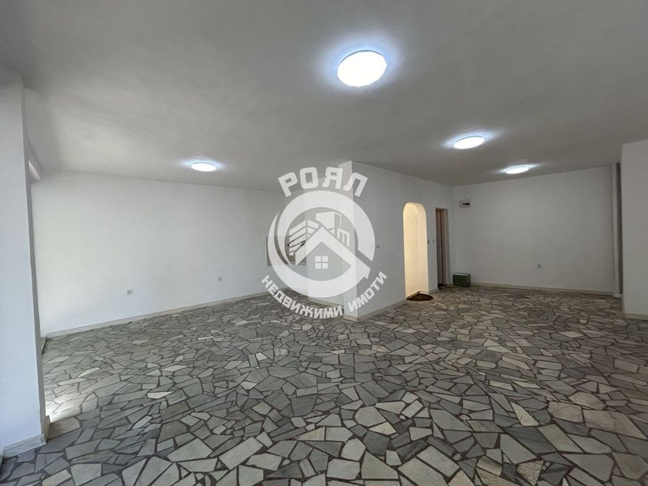 Дава се под наем Магазин в Пловдив, Кършияка - 86 кв.м за 612 € - Снимка #2