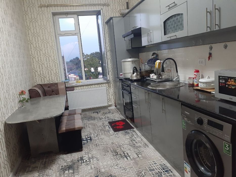 Тож махал олдида Янги курилган Дом