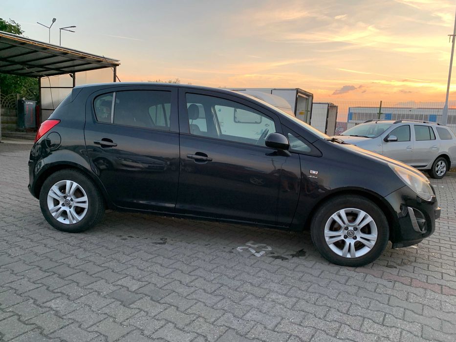 Opel Corsa Facelift 2014 Benzina 1.4 MPI EURO 5 Active Frumos Dotat