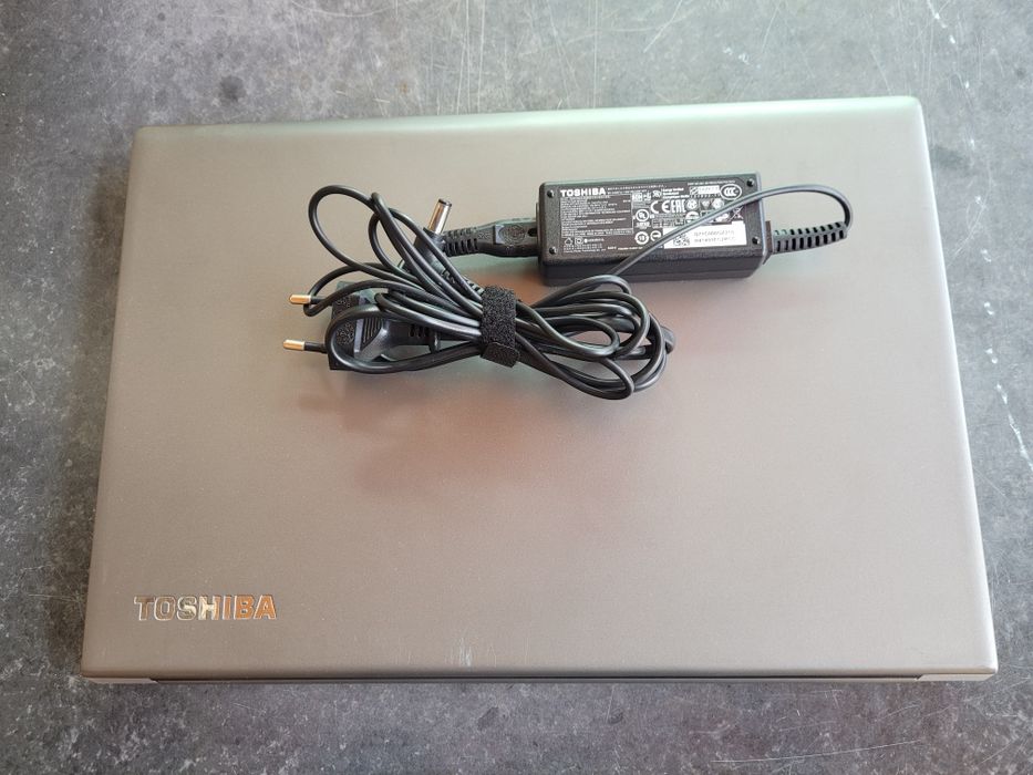 Utrabook Toshiba Tecra touchscreen, i5 6300u, 16gb RAM, SSD 256gb, FHD