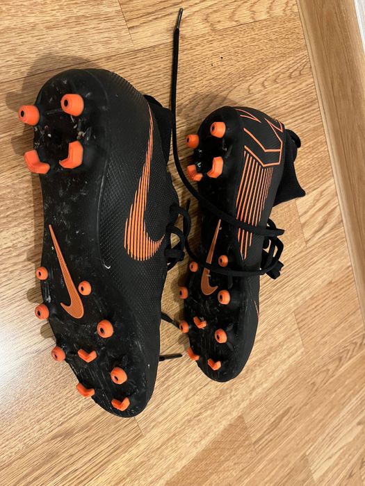 Ghete de fotbal cu crampoane Nike Mercurial (38)