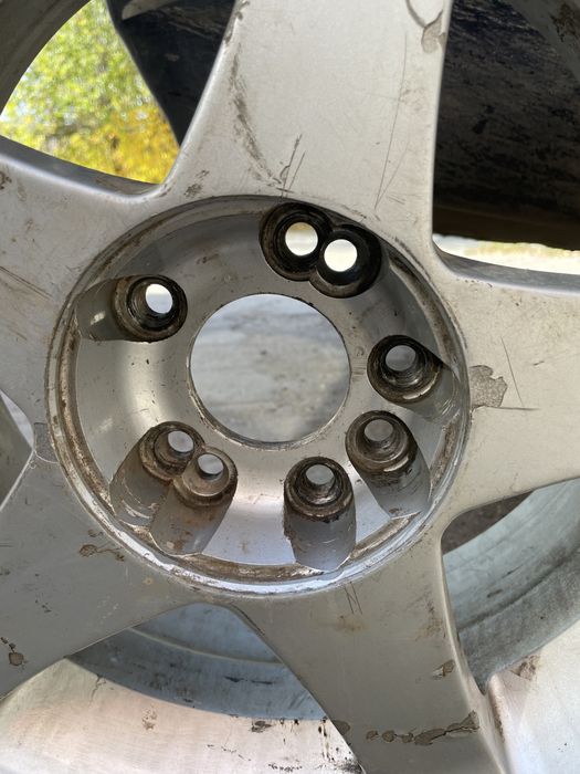 Продам Диск r17  с резиной 225/45/17