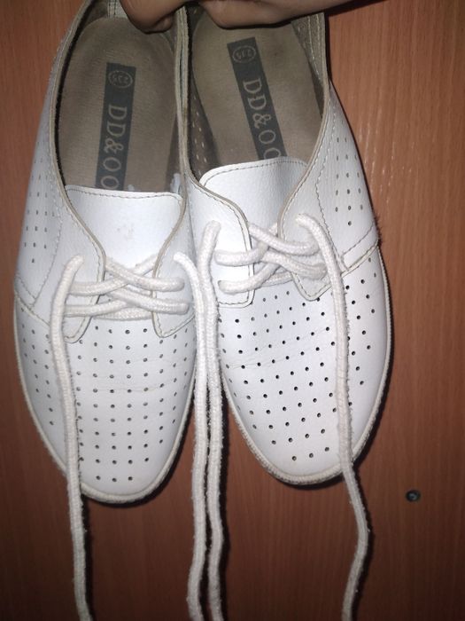 Продам белые лёгкие мокасины