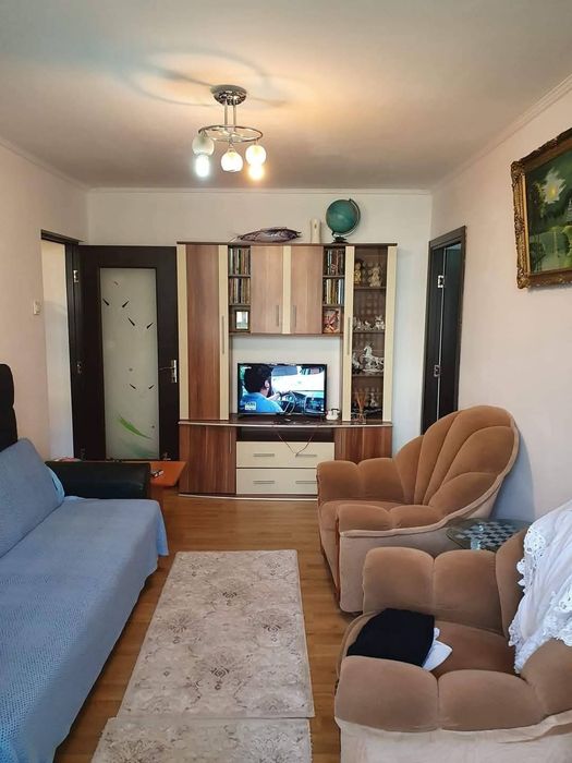 Vand apartament!