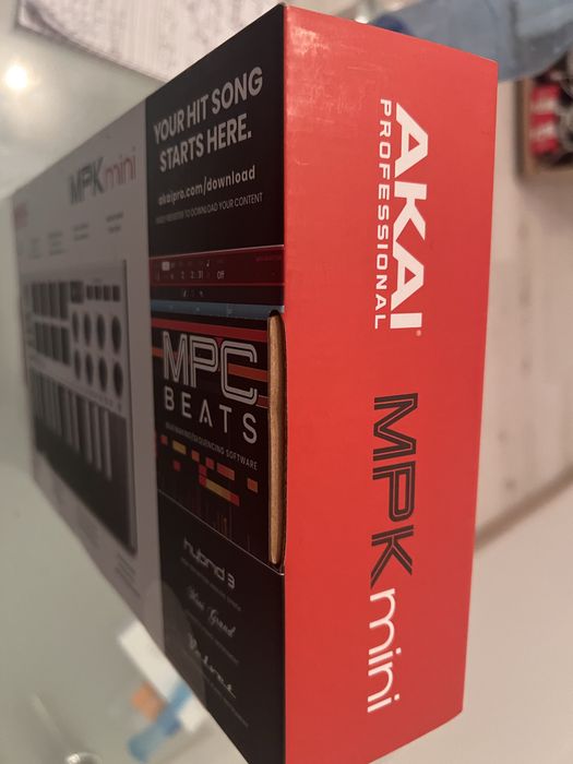 Akai MPK mini special edition white