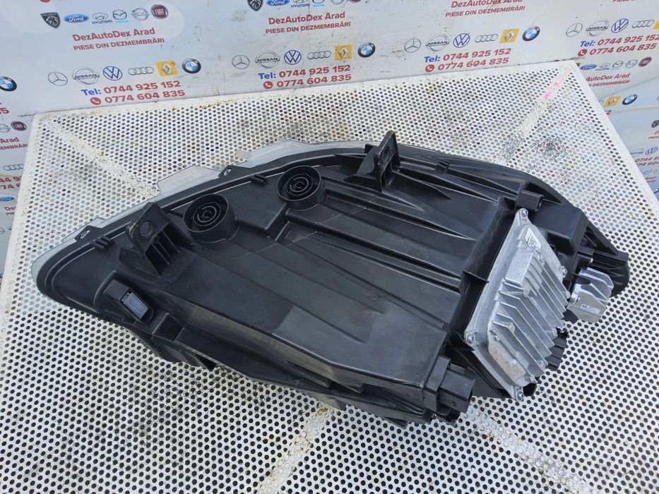 Far Led stanga Mercedes Sprinter w907 cod a9109067100 are 1 ureche rupta