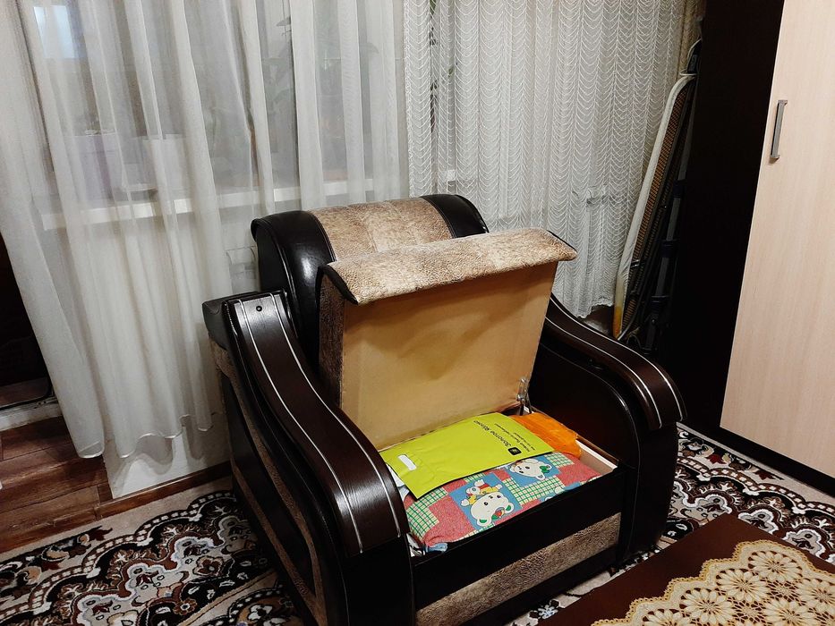 Продам кожаное кресло