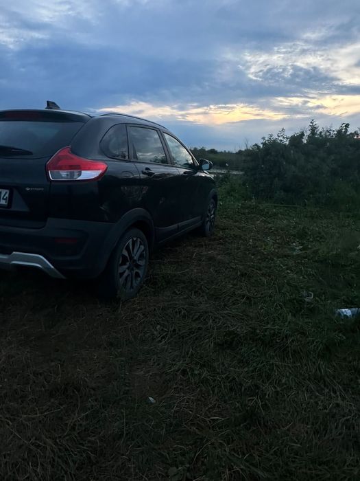продам lada xray cross