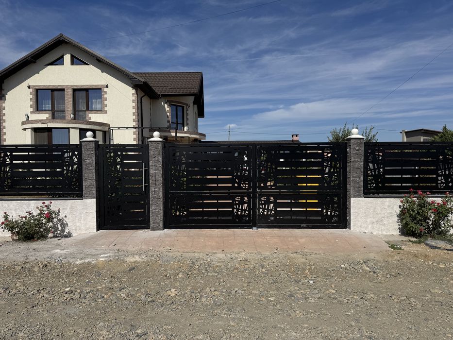 Porti metalice garduri balustrade