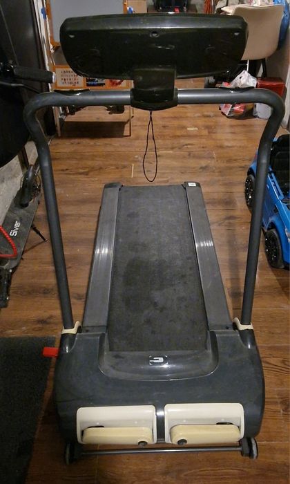 Banda alergat, foarte rezistenta, sarcina maxima 110 kg