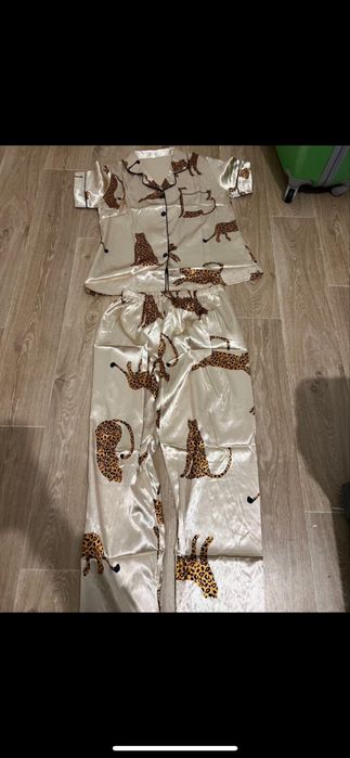 Pijamale shein  din catifea