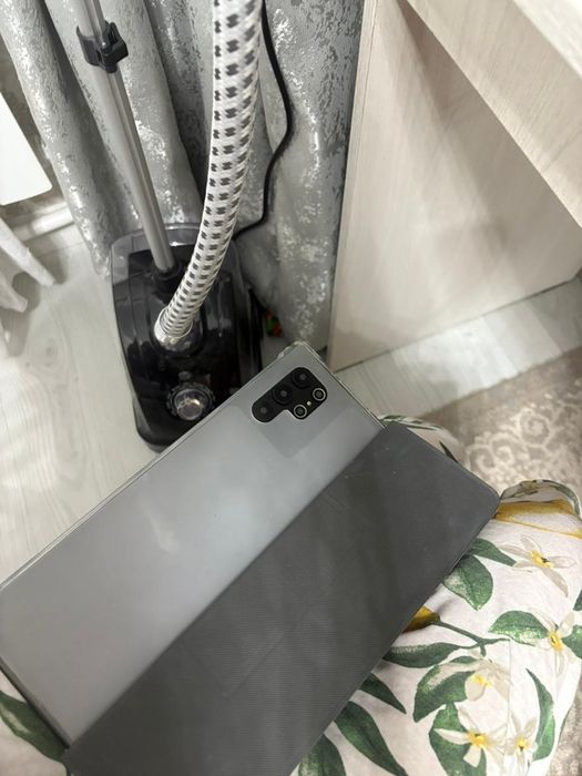 Продам планшет с часами