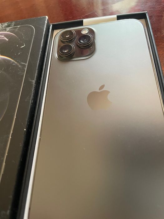 Продам iPhone 12 Pro Max